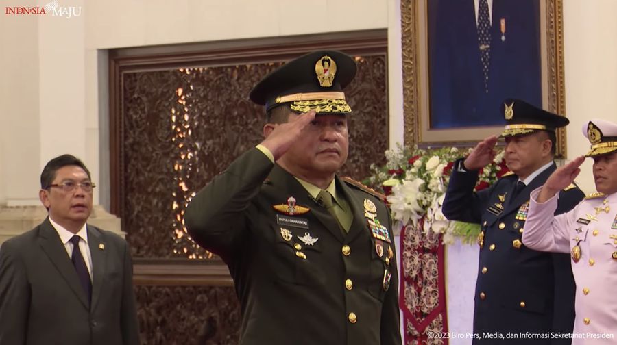 Presiden Jokowi Lantik Kepala Staf Angkatan Darat, Istana Negara, (29/11/2023). (Tangkapan Layar Youtube Sekretariat Presiden)