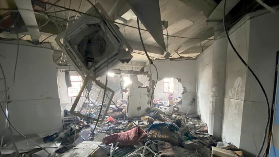 Rumah Sakit Indonesia di Jalur Gaza porak-poranda akibat serangan Israel. (Photo by Montaser Alsawaf/Anadolu via Getty Images)