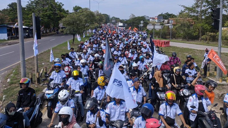 Jalur Cianjur - Bandung lumpuh total akibat demo buruh tuntut UMK 2024. (Dok. KSPI)