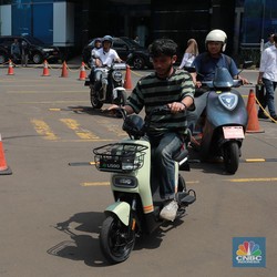 Ternyata Ini Penyebab Motor Listrik Subsidi Disebut Moeldoko Tak Laku