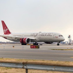 Pesawat Boeing Terbang Tanpa Avtur ke New York dari London