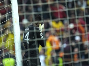 Onana Blunder Lagi, Waktunya MU Percaya ke Altay Bayindir?
