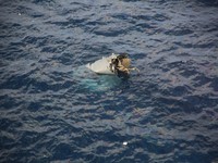 Pesawat Berputar-putar & Jatuh ke Laut, 5 Polisi Tewas