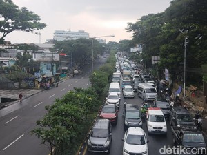 Aksi Blokade Buruh di Pasteur Bandung Sempat Memanas