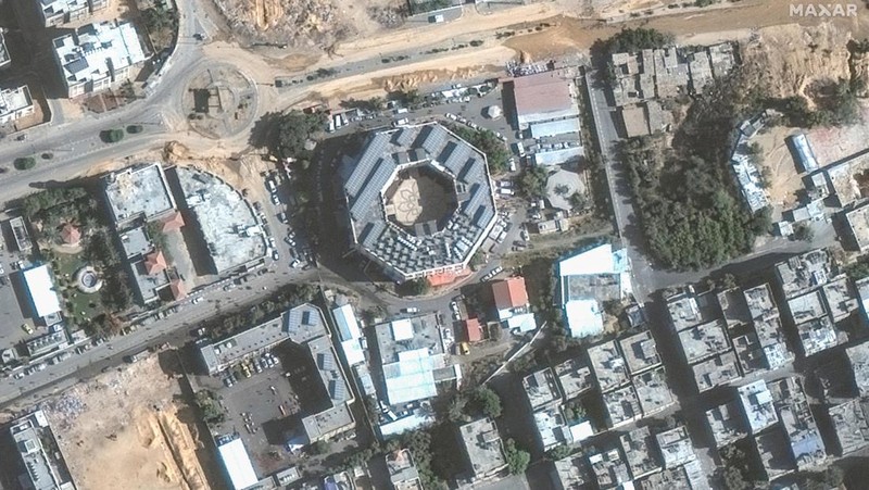 Citra satelit Maxar menujukkan hancurnya Rumah Sakit Indonesia di Kota Gaza, Gaza. (Maxar Technologies/Handout via REUTERS)