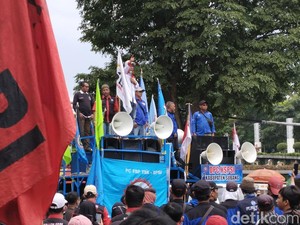 Beredar Draft Perhitungan UMK Jabar 2024 Pakai PP 51, Buruh Meradang!