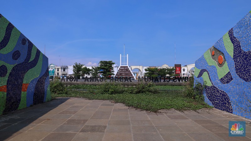 Kondisi taman Tarum Bhagasasi, Kalimalang di Bekasi, Jawa Barat, Kamis (30/11/2023). Kondisi taman Tarum Bhagasasi, Kalimalang di Bekasi, Jawa Barat, Kamis (30/11/2023). (CNBC Indonesia/Faisal Rahman)