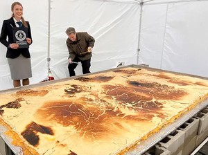 Wow! Roti Panggang Keju Seberat 190 Kg Pecahkan Rekor Dunia
