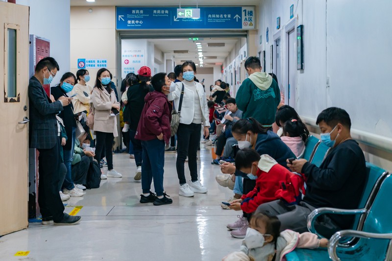 Rumah sakit di Beijing wilayah utara tengah menghadapi lonjakan jumlah pasien anak-anak yang menderita penyakit pernafasan. (Photo credit should read AN MING/Future Publishing via Getty Images) Rumah sakit di Beijing wilayah utara tengah menghadapi lonjakan jumlah pasien anak-anak yang menderita penyakit pernafasan. (Photo credit should read AN MING/Future Publishing via Getty Images)