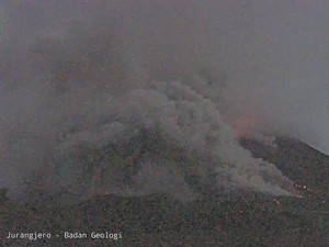 Dampak Guguran Awan Panas Merapi, 2 Desa di Magelang Hujan Abu Tipis
