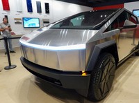 Kontroversi Baterai Tesla Berlanjut, Giliran Bahlil Serang Tom Lembong