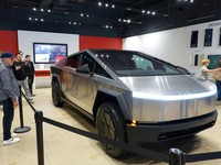 Elon Musk Pamer, Cek Penampakan Truk Listrik Cybertruck Tesla