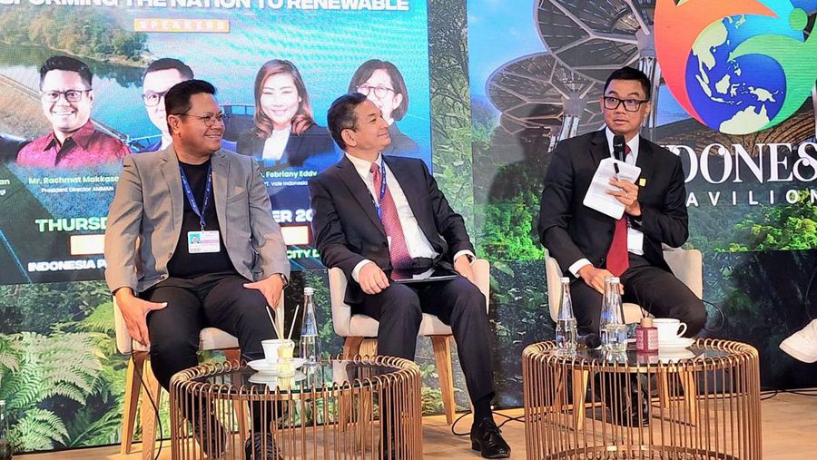 Dirut PLN Darmawan Prasodjo (kanan) dalam COP28 di Dubai. (Dok: PLN)
