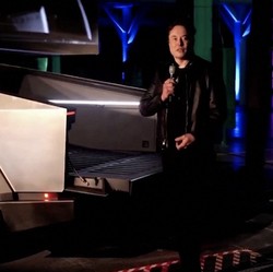 Mobil Tesla Ditarik dari Pasar, Bikin Celaka!