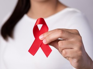 Makna di Balik Pita Merah dalam Peringatan Hari AIDS Sedunia
