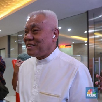 Detik-Detik Bos Hotel Alexis Penuhi Panggilan Polisi