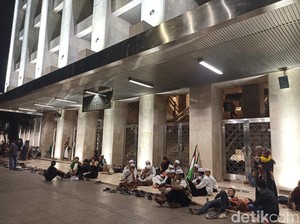 Hadi Rela Tempuh Jogja-Jakarta 8 Jam demi Ikut Munajat 212 di Monas