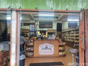 Legendaris! Toko Nyonya Pang Muntilan, Surga Jajanan Tradisional dan Oleh-oleh