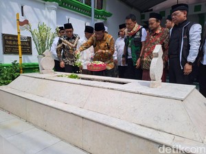 Ziarah ke Makam Kiai Wahab di Jombang, Mahfud Md: Inspirasi Nasionalisme
