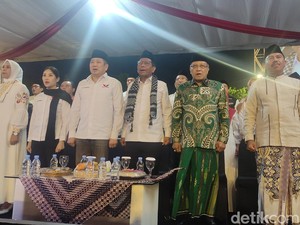 Hadiri Acara Selawat Persatuan di Sidoarjo, Mahfud Optimis Indonesia Maju