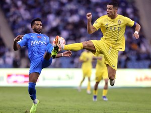 Bek Al Hilal Coba Pancing Emosi, Malah Diledek Ronaldo