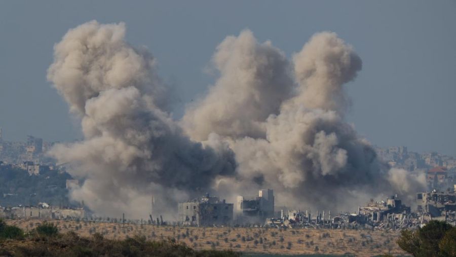 An Israeli military helicopter releases a flare over the Israel-Gaza border, after a temporary truce between Israel and the Palestinian Islamist group Hamas expired, as seen from southern Israel, December 1, 2023. REUTERS/Amir Cohen     TPX IMAGES OF THE DAY