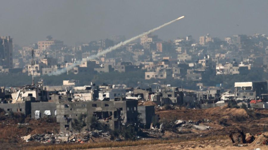 Rockets are launched from the Gaza Strip into Israel, after a temporary truce expired between Israel and the Palestinian Islamist group Hamas, as seen from Israel's border with Gaza in southern Israel, December 1, 2023. REUTERS/Amir Cohen