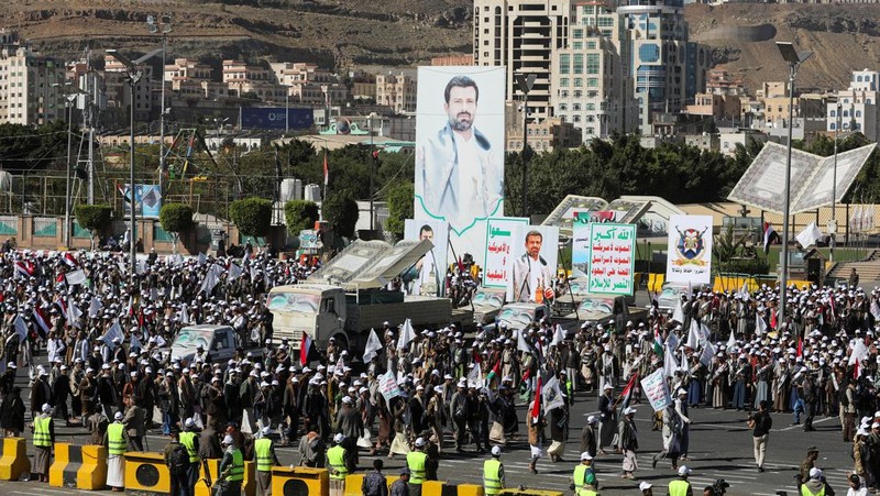 Newly recruited fighters who joined a Houthi military force intended to be sent to fight in support of the Palestinians in the Gaza Strip, march during a parade in Sanaa, Yemen December 2, 2023. REUTERS/Khaled Abdullah