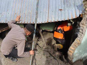 10 Korban Banjir Bandang Humbahas Masih Hilang, Pencarian Terus Dilakukan