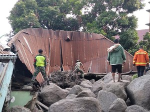 Tim SAR Kerahkan Alat Berat Cari 10 Korban Hilang Banjir Bandang Humbahas