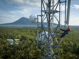 Cerita Teknisi BTS Rela Seberang Pulau 12 Jam demi Internet Nyala
