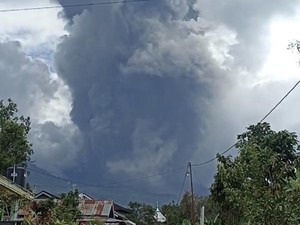 Gunung Marapi Sumbar Erupsi Tewaskan 11 Pendaki, 12 Hilang Masih Dicari