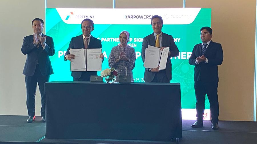 Kolaborasi Pertamina NRE dan Kilang Pertamina Internasional dalam menjadi penggerak transisi energi.