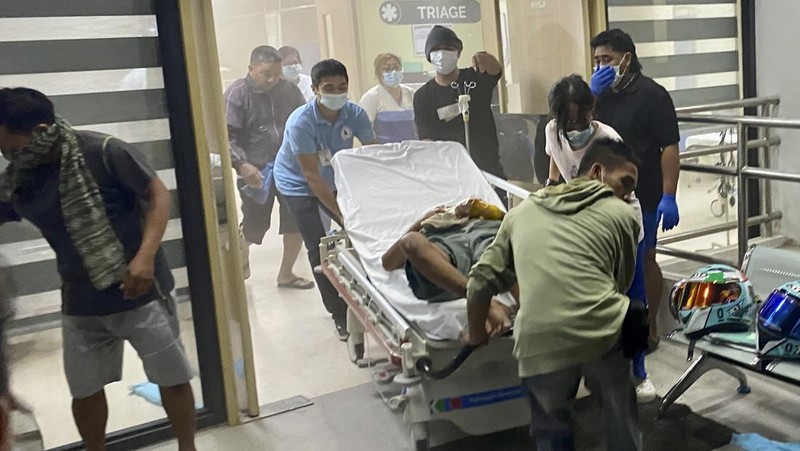 Warga mengungsi pasca gempa, di Hinatuan, Surigao del Sur, Filipina 2 Desember 2023. (Hinatuan LGU/Handout via REUTERS)