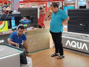 Niat Belanja Bulanan di Transmart Full Day Sale, Pria Ini Malah Kepincut Beli TV LED