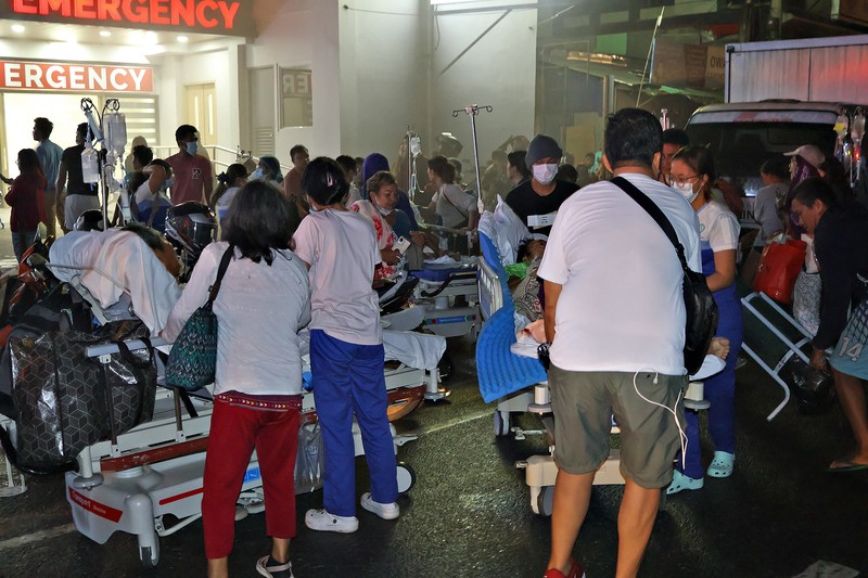 Warga mengungsi pasca gempa, di Hinatuan, Surigao del Sur, Filipina 2 Desember 2023. Warga mengungsi pasca gempa, di Hinatuan, Surigao del Sur, Filipina 2 Desember 2023. (Hinatuan LGU/Handout via REUTERS)