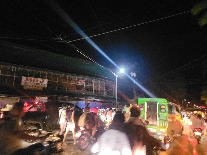 Warga mengungsi pasca gempa, di Hinatuan, Surigao del Sur, Filipina 2 Desember 2023. Warga mengungsi pasca gempa, di Hinatuan, Surigao del Sur, Filipina 2 Desember 2023. (Hinatuan LGU/Handout via REUTERS)