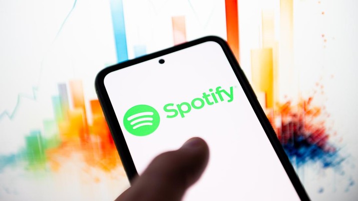 Ilustrasi Spotify. (Photo Illustration by Mateusz Slodkowski/SOPA Images/LightRocket via Getty Images)
