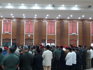 Prabowo-Panglima TNI Ikut Salatkan Jenazah Doni Monardo di Mako Kopassus