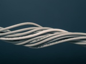 Kabel Jangan Dibiarkan Terbuka, Berikut Beragam Jenis Penutup Biar Rapi