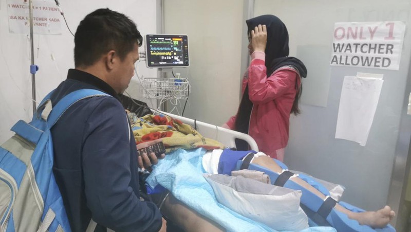 Suasana pasca ledakan bom yang terjadi saat Misa Katolik di gimnasium Universitas Negeri Mindanao di Marawi, Filipina, Minggu (3/12/2023). (Lanao Del Sur Provincial Government/Handout via REUTERS)