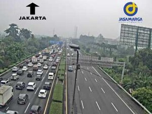 Tol Tangerang Arah Jakarta Padat, Ada Perbaikan Jalan di Karawaci Km 21