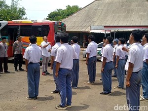 Pelajar SMA Tawuran di Kajen Pekalongan, Polisi Sita Celurit-Motor