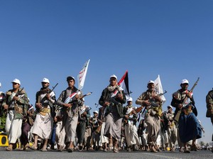 AS Tembak Jatuh Rudal Houthi yang Mengarah ke Kapal Perang AS