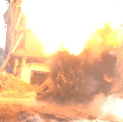 Hamas Bombardir Gudang Nuklir Israel