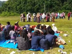 Warga Sabang Bongkar Tenda Penampungan, Antar Pengungsi Rohingya ke Pemkot