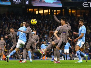 Dihantui Rekor Buruk, Man City Wajib Menang Lawan Tottenham demi Jegal Arsenal
