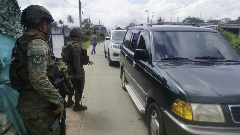 Suasana pasca ledakan bom yang terjadi saat Misa Katolik di gimnasium Universitas Negeri Mindanao di Marawi, Filipina, Minggu (3/12/2023). (Lanao Del Sur Provincial Government/Handout via REUTERS)