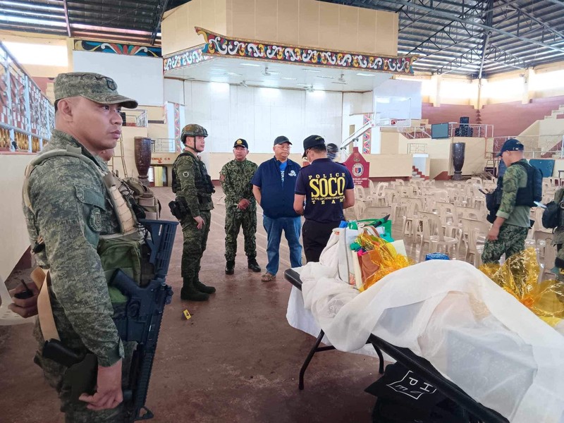 Suasana pasca ledakan bom yang terjadi saat Misa Katolik di gimnasium Universitas Negeri Mindanao di Marawi, Filipina, Minggu (3/12/2023). (Lanao Del Sur Provincial Government/Handout via REUTERS) Suasana pasca ledakan bom yang terjadi saat Misa Katolik di gimnasium Universitas Negeri Mindanao di Marawi, Filipina, Minggu (3/12/2023). (Lanao Del Sur Provincial Government/Handout via REUTERS)