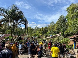 Jalan Poros Sinjai-Malino Masih Lumpuh gegara Longsor, Lalu Lintas Macet!